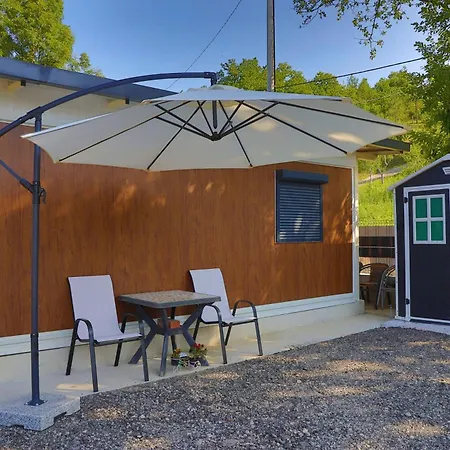 Tiny House Ljiljan Апартаменты Бихач